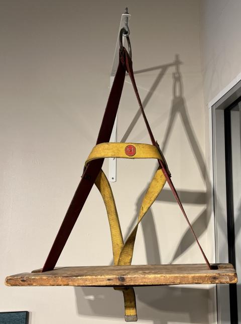 Boatswain’s Chair from 1980, Wood and webbing