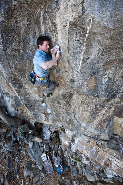 Bayard Russell climbs Yellow Matter Custard at Sundown Ledge
