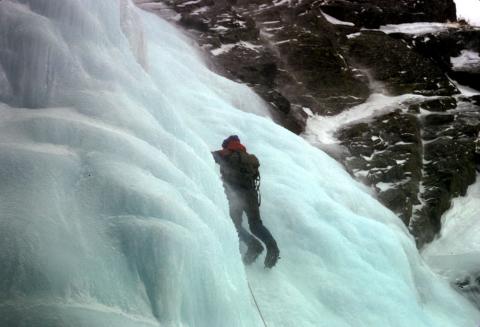 John Bouchard climbing Pinnacle Gully in the snow