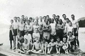 Group photo of campers next to the lake