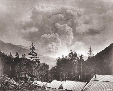 Owl’s Head Fire at head of Franconia Brook, 1907