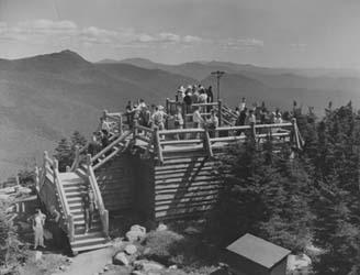 Crowd on lookout platform