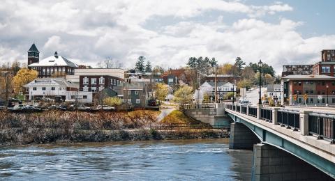 The town of Plymouth overlooking the Pemigewasset River.