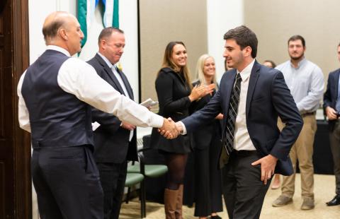 Applied Bachelor's - Business image